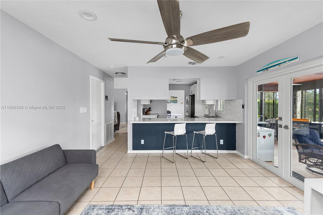 En Venta: $725,000 (3 camas, 2 baños, 1753 Pies cuadrados)