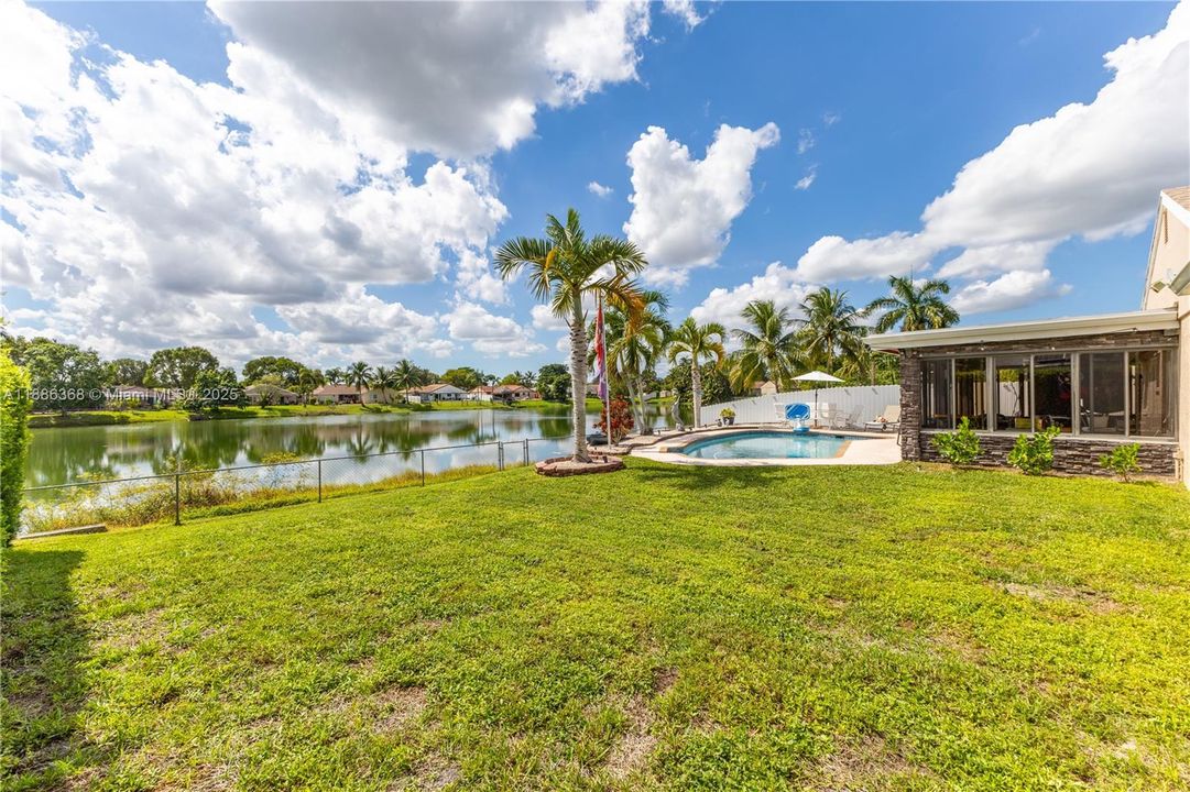 En Venta: $725,000 (3 camas, 2 baños, 1753 Pies cuadrados)