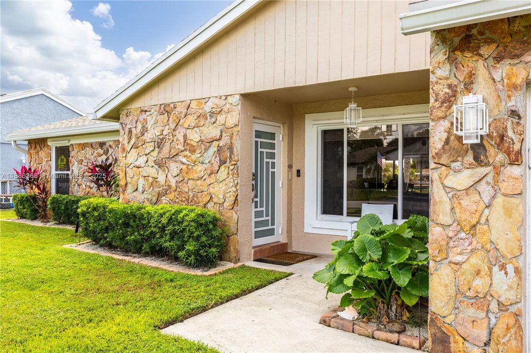 En Venta: $725,000 (3 camas, 2 baños, 1753 Pies cuadrados)