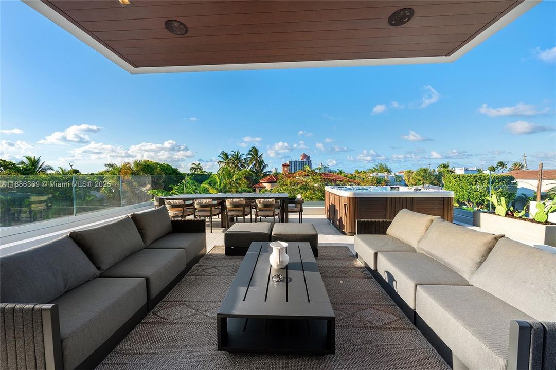 For Rent: $42,900 (5 beds, 6 baths, 4287 Square Feet)