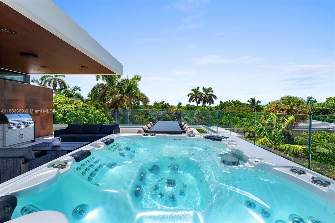 For Rent: $42,900 (5 beds, 6 baths, 4287 Square Feet)