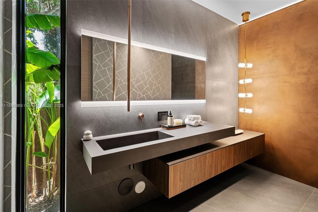 For Rent: $42,900 (5 beds, 6 baths, 4287 Square Feet)