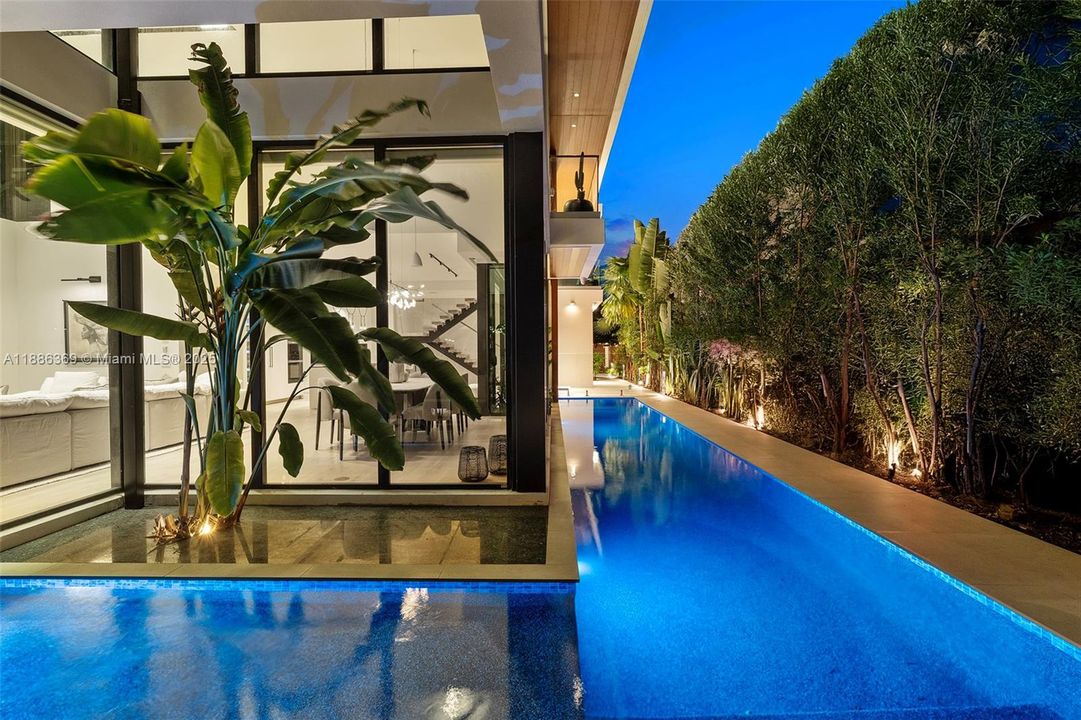 For Rent: $42,900 (5 beds, 6 baths, 4287 Square Feet)