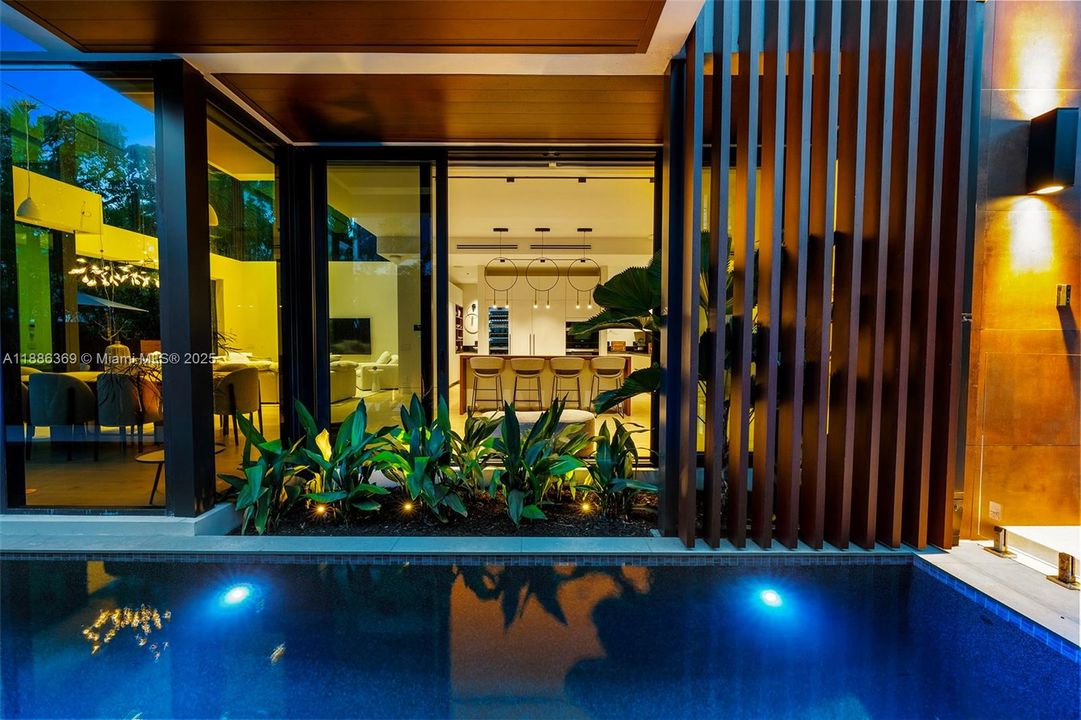 For Rent: $42,900 (5 beds, 6 baths, 4287 Square Feet)