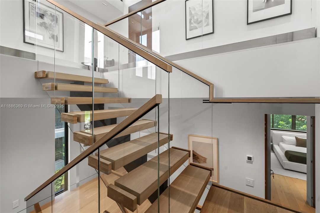 For Rent: $42,900 (5 beds, 6 baths, 4287 Square Feet)