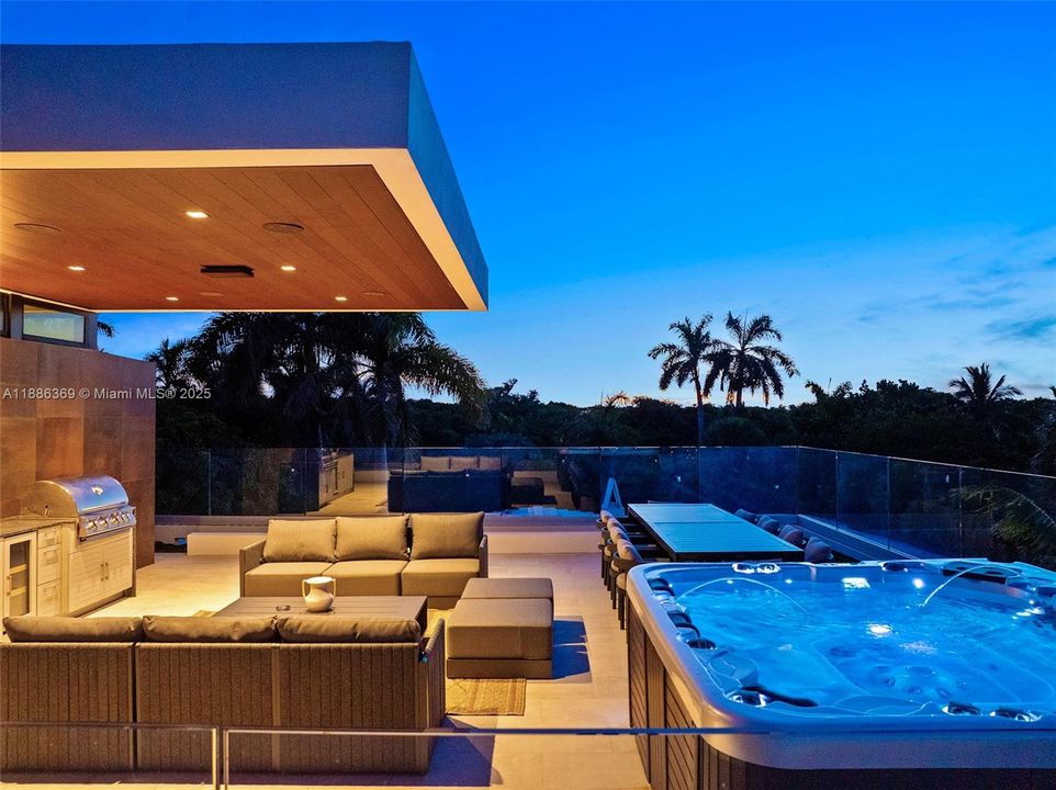 For Rent: $42,900 (5 beds, 6 baths, 4287 Square Feet)