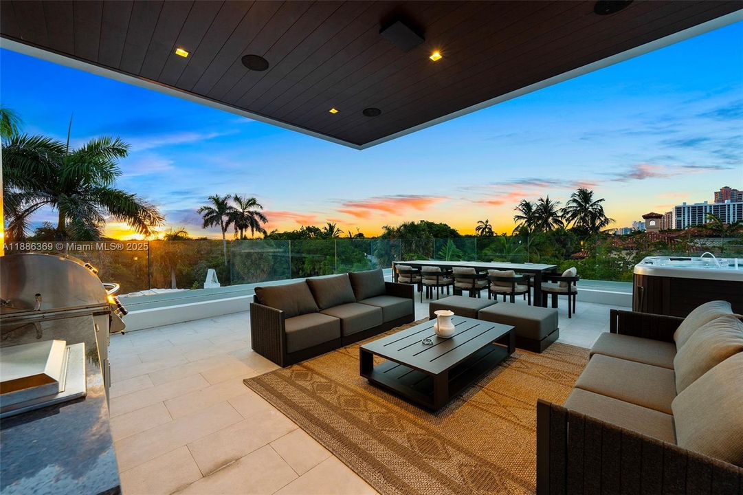 For Rent: $42,900 (5 beds, 6 baths, 4287 Square Feet)