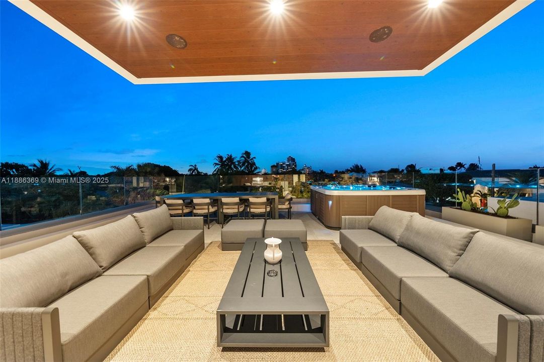 For Rent: $42,900 (5 beds, 6 baths, 4287 Square Feet)