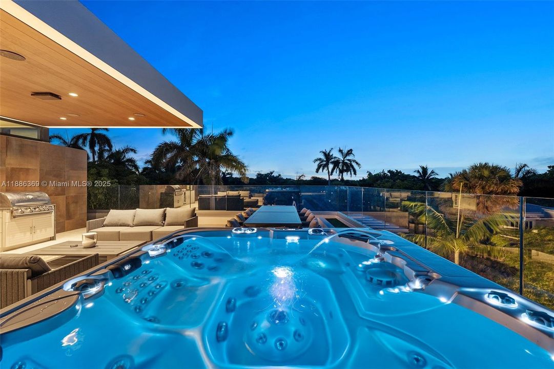 For Rent: $42,900 (5 beds, 6 baths, 4287 Square Feet)