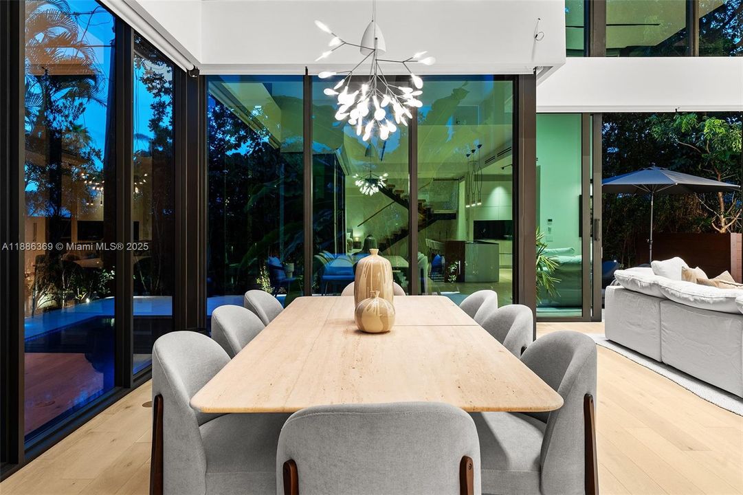 For Rent: $42,900 (5 beds, 6 baths, 4287 Square Feet)