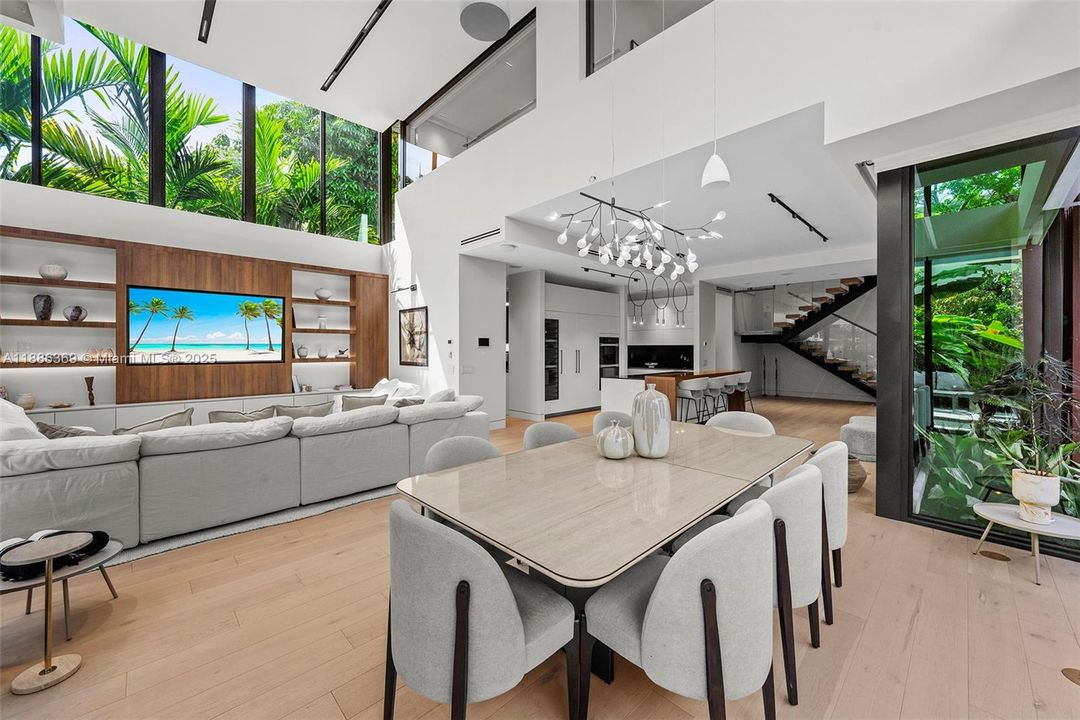 For Rent: $42,900 (5 beds, 6 baths, 4287 Square Feet)