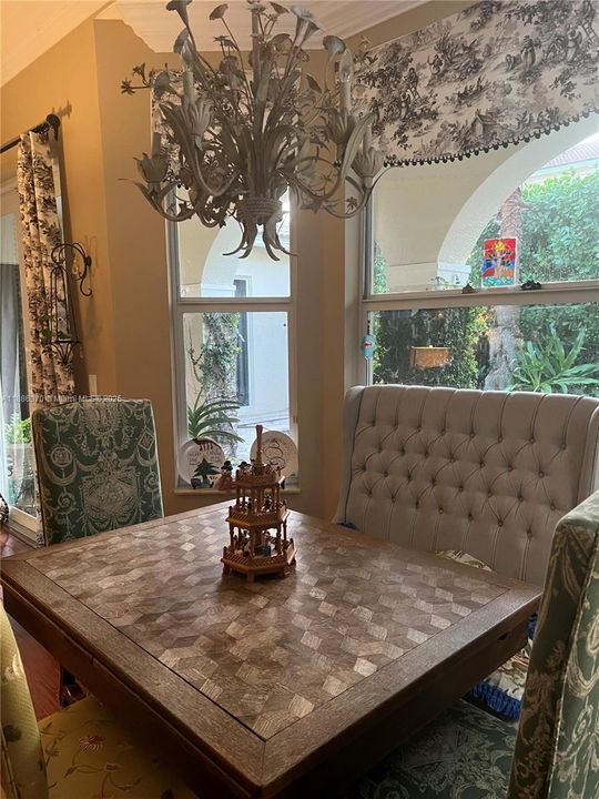 For Rent: $5,900 (5 beds, 4 baths, 3904 Square Feet)