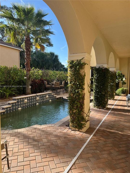 For Rent: $5,900 (5 beds, 4 baths, 3904 Square Feet)