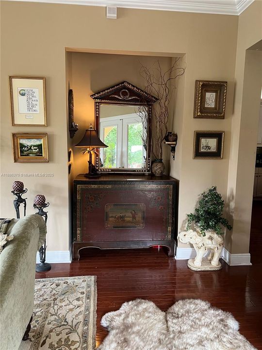 For Rent: $5,900 (5 beds, 4 baths, 3904 Square Feet)