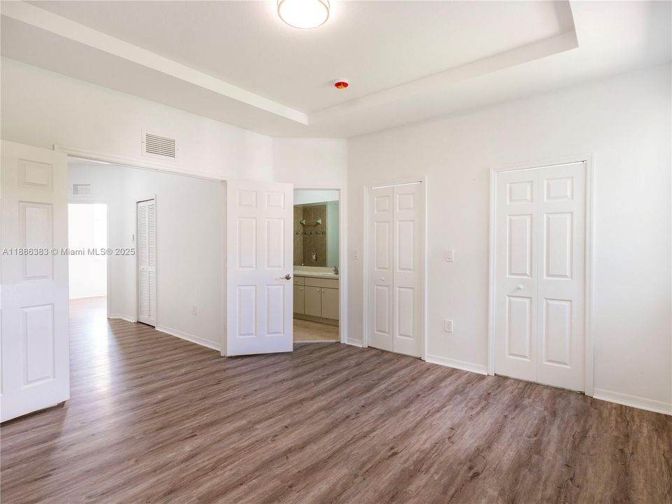 Active With Contract: $399,999 (4 beds, 2 baths, 2028 Square Feet)