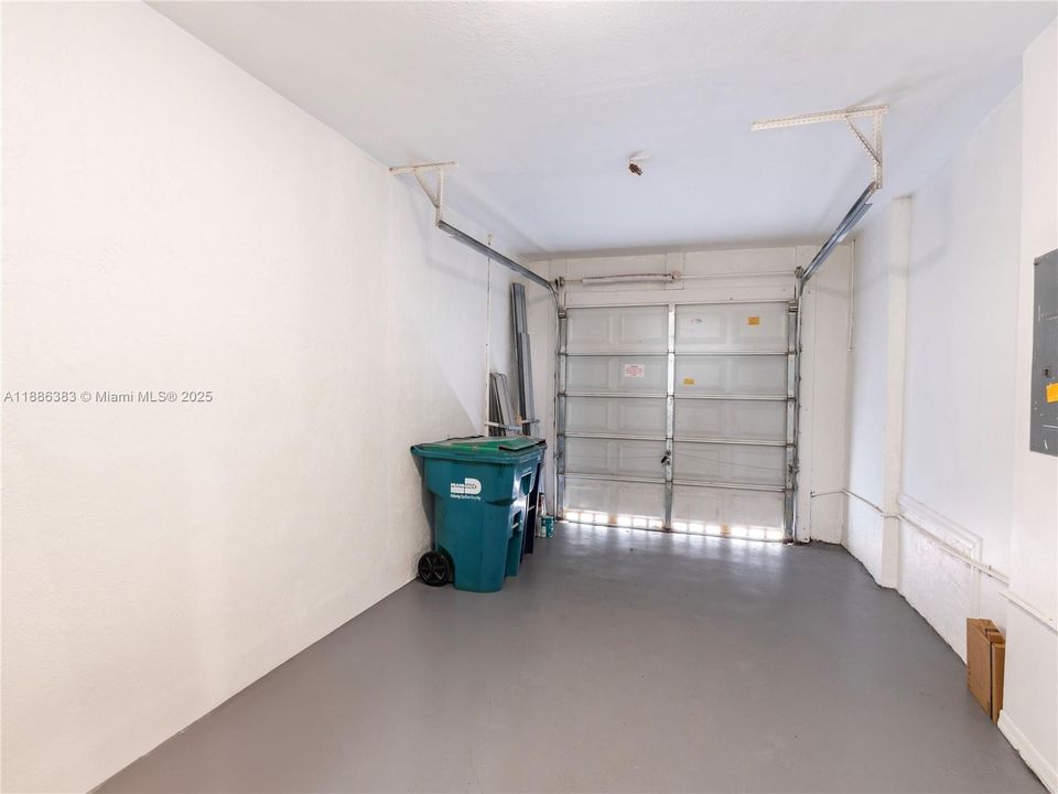 Active With Contract: $399,999 (4 beds, 2 baths, 2028 Square Feet)