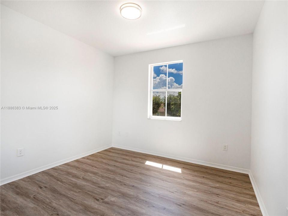 Active With Contract: $399,999 (4 beds, 2 baths, 2028 Square Feet)