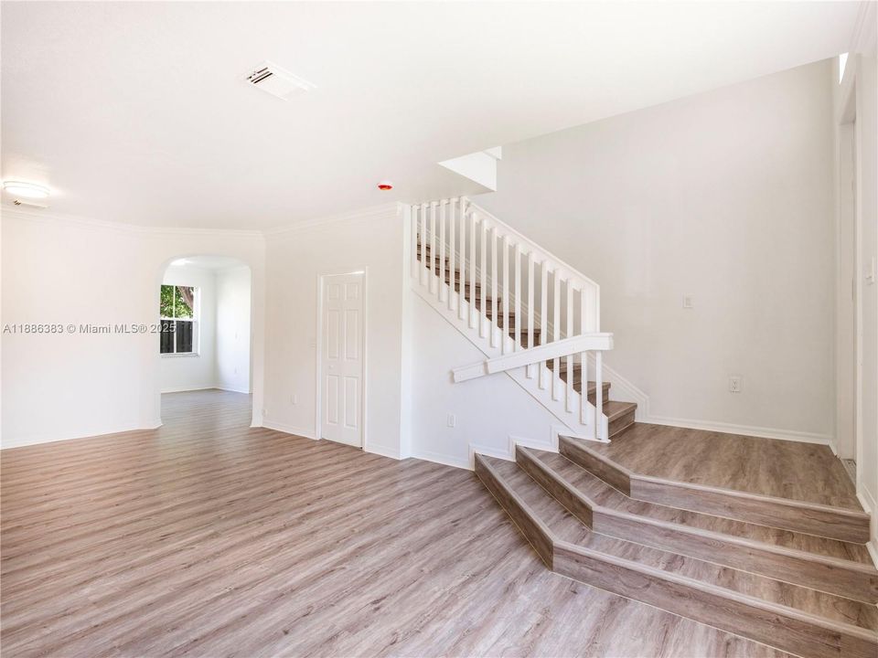 Active With Contract: $399,999 (4 beds, 2 baths, 2028 Square Feet)