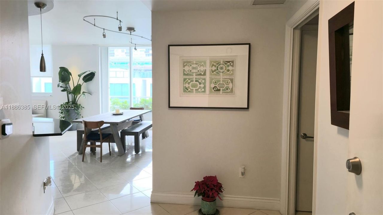 For Sale: $868,000 (2 beds, 2 baths, 1270 Square Feet)