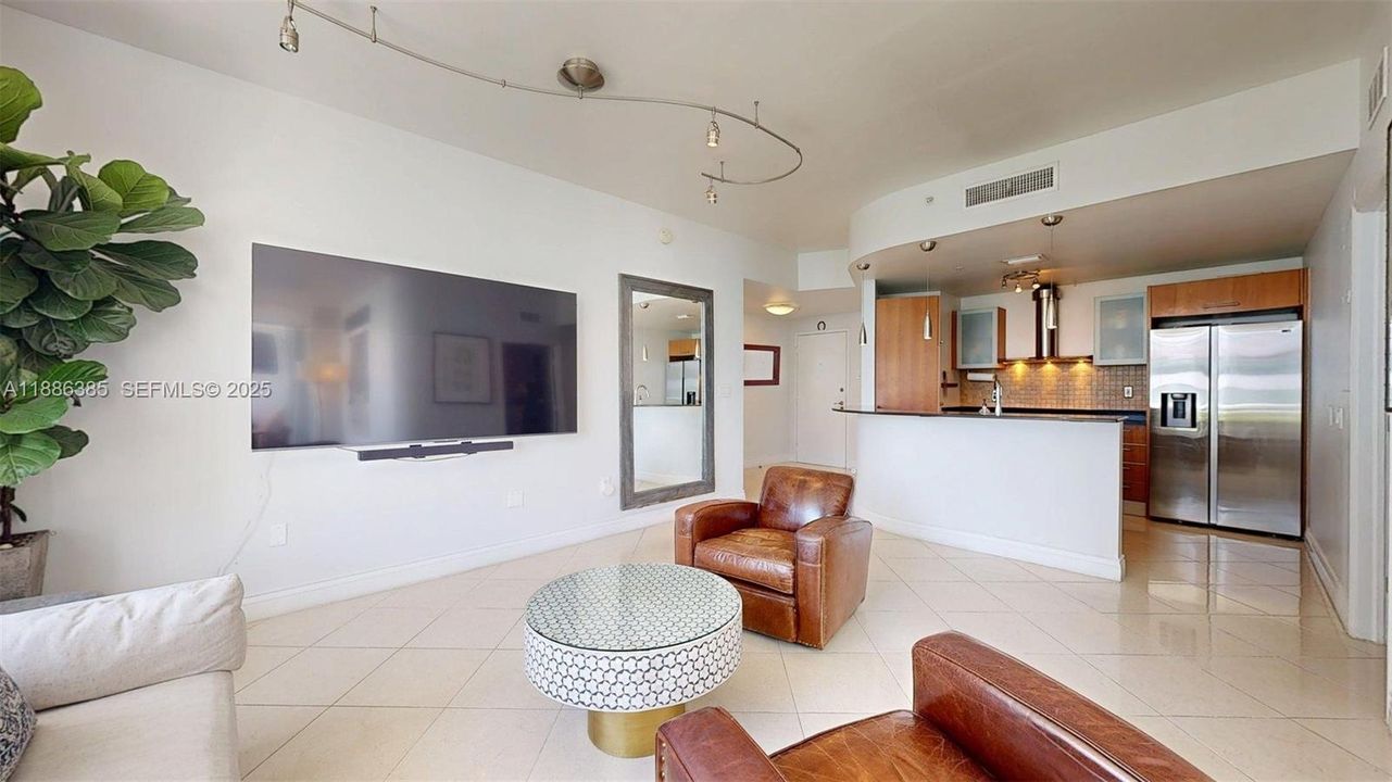 For Sale: $868,000 (2 beds, 2 baths, 1270 Square Feet)