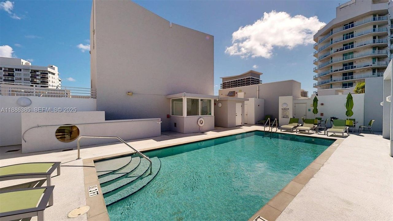 For Sale: $868,000 (2 beds, 2 baths, 1270 Square Feet)