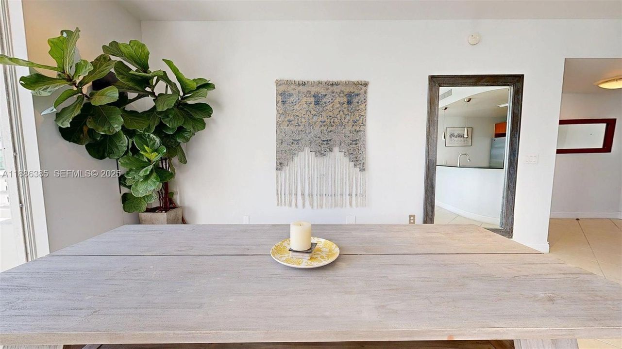 For Sale: $850,000 (2 beds, 2 baths, 1270 Square Feet)