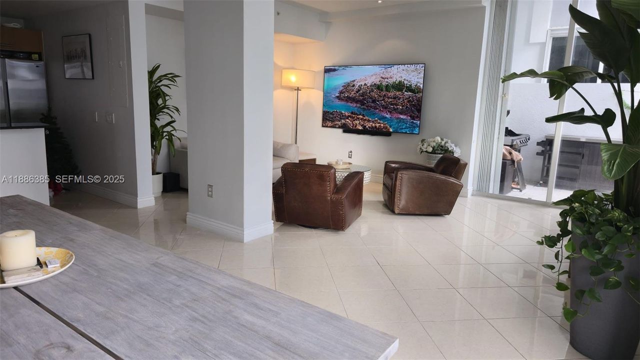 For Sale: $868,000 (2 beds, 2 baths, 1270 Square Feet)