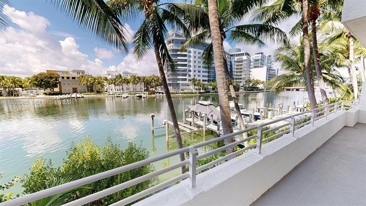 For Sale: $868,000 (2 beds, 2 baths, 1270 Square Feet)