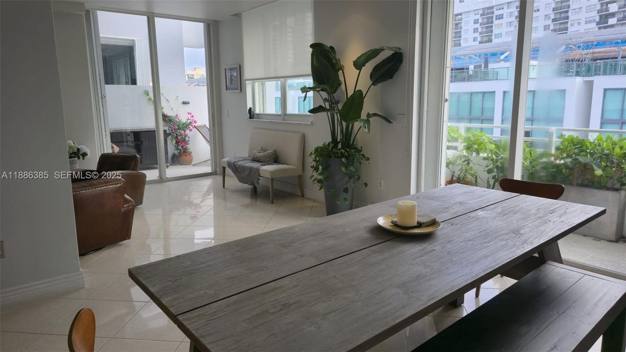 For Sale: $868,000 (2 beds, 2 baths, 1270 Square Feet)