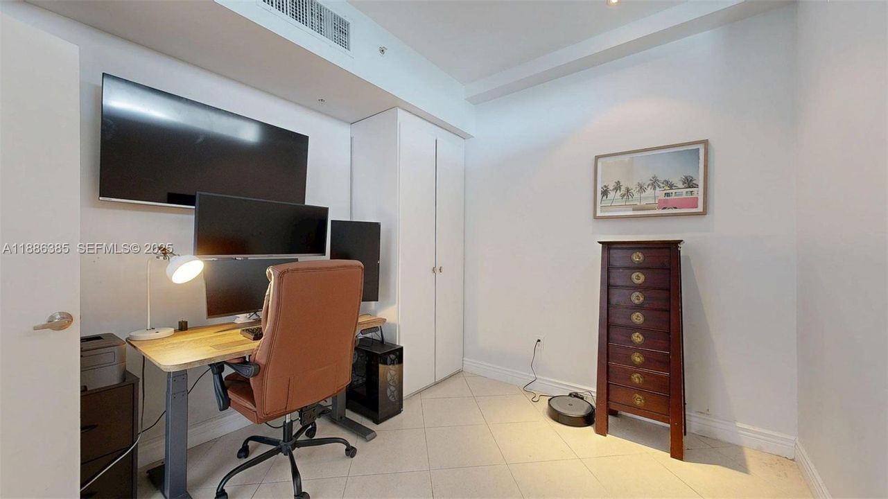 For Sale: $868,000 (2 beds, 2 baths, 1270 Square Feet)