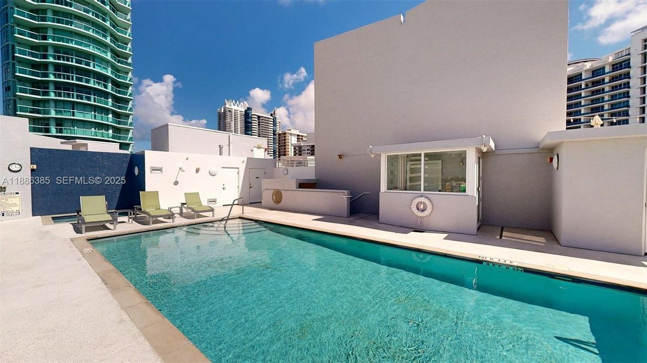 For Sale: $868,000 (2 beds, 2 baths, 1270 Square Feet)