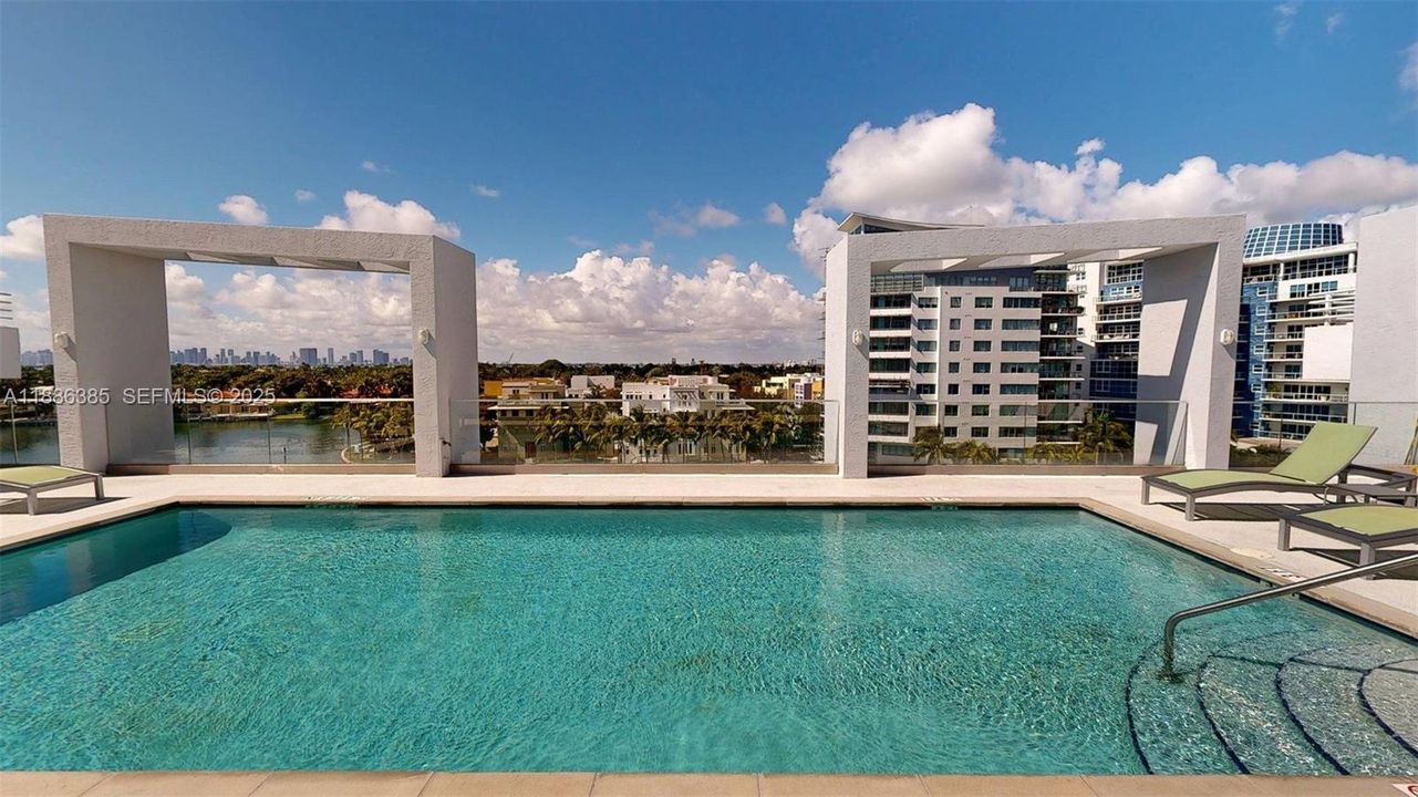 For Sale: $868,000 (2 beds, 2 baths, 1270 Square Feet)