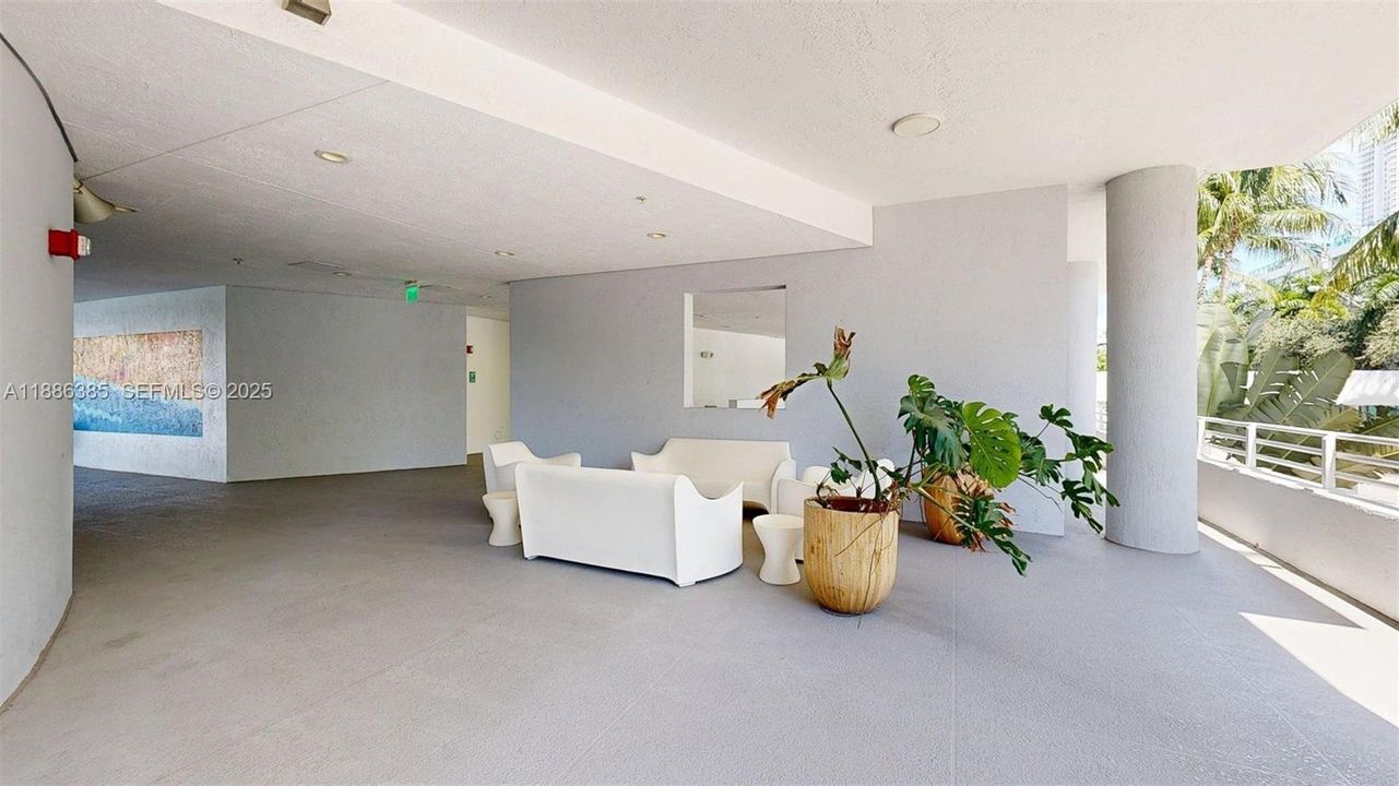 For Sale: $868,000 (2 beds, 2 baths, 1270 Square Feet)