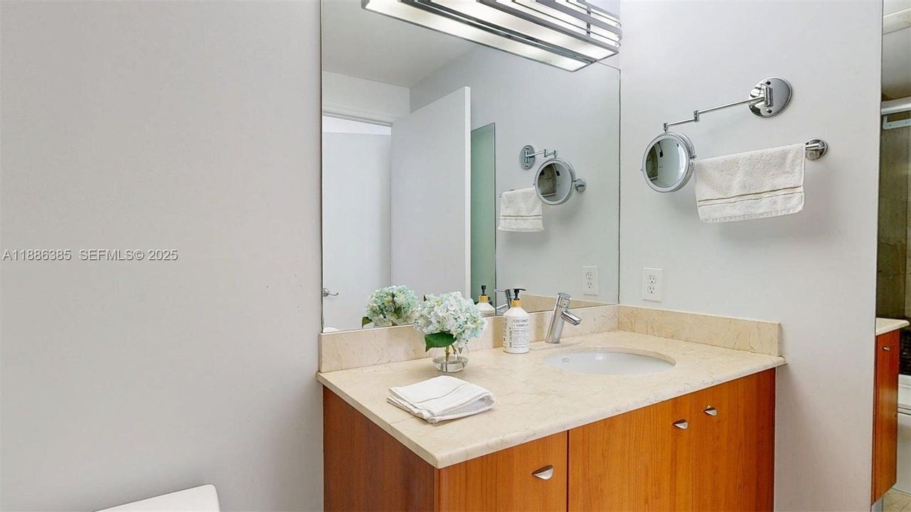 For Sale: $868,000 (2 beds, 2 baths, 1270 Square Feet)