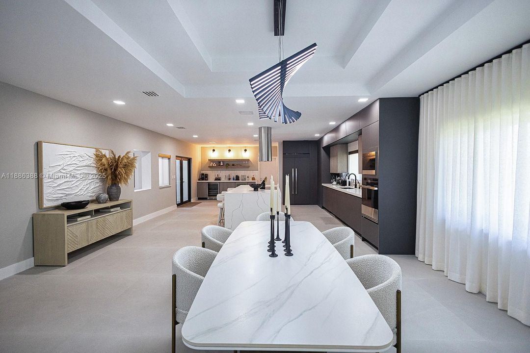 For Sale: $5,500,000 (6 beds, 5 baths, 6112 Square Feet)