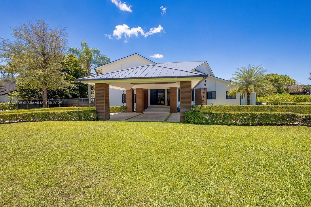 For Sale: $5,500,000 (6 beds, 5 baths, 6112 Square Feet)