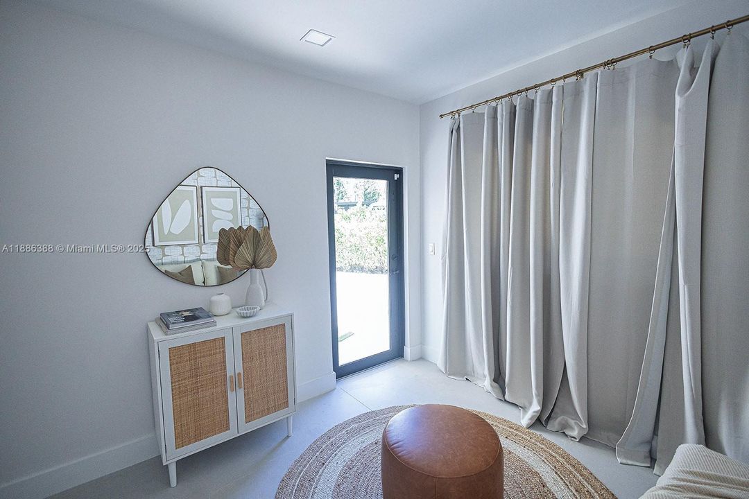 For Sale: $5,500,000 (6 beds, 5 baths, 6112 Square Feet)