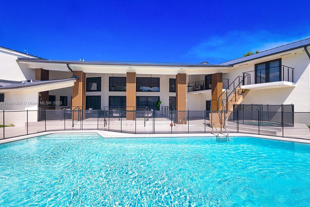 For Sale: $5,500,000 (6 beds, 5 baths, 6112 Square Feet)