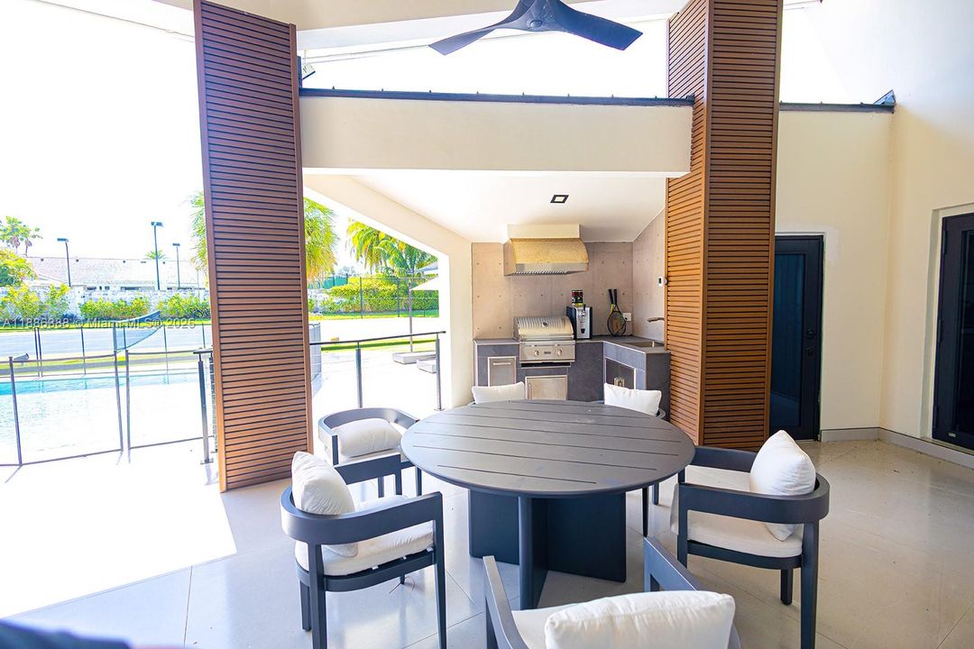 For Sale: $5,500,000 (6 beds, 5 baths, 6112 Square Feet)