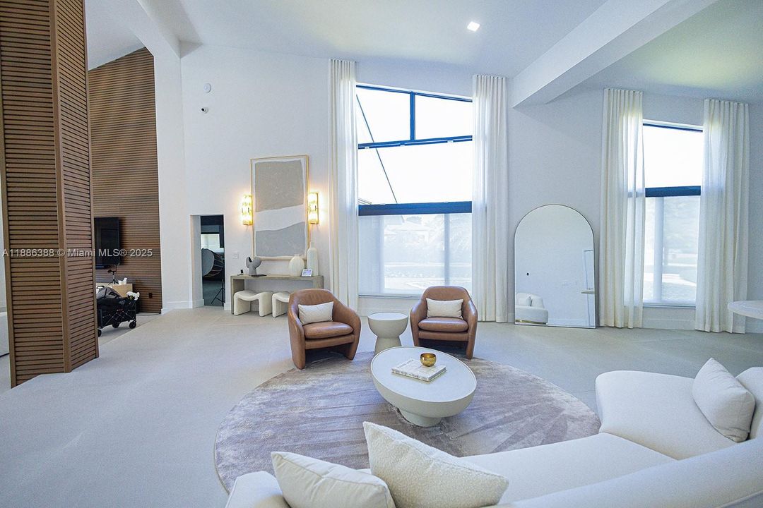 For Sale: $5,500,000 (6 beds, 5 baths, 6112 Square Feet)