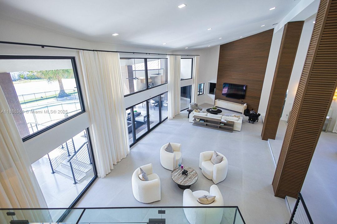 For Sale: $5,500,000 (6 beds, 5 baths, 6112 Square Feet)