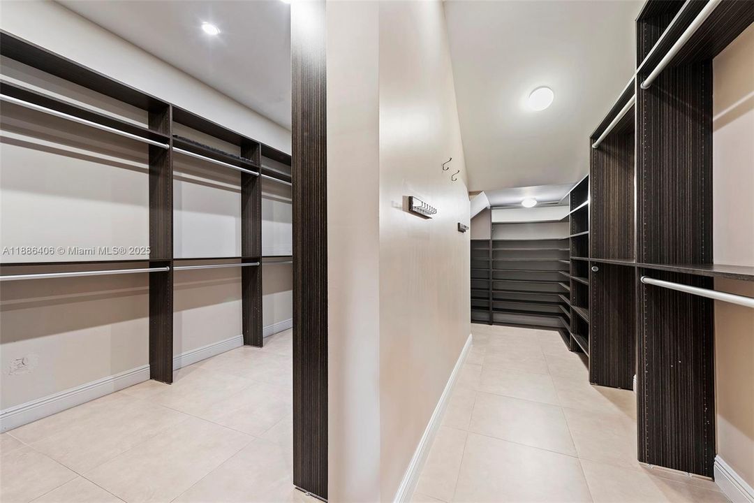 出租: $16,900 (4 贝兹, 4 浴室, 4603 平方英尺)