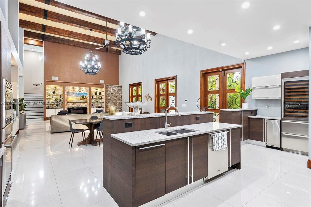 出租: $16,900 (4 贝兹, 4 浴室, 4603 平方英尺)