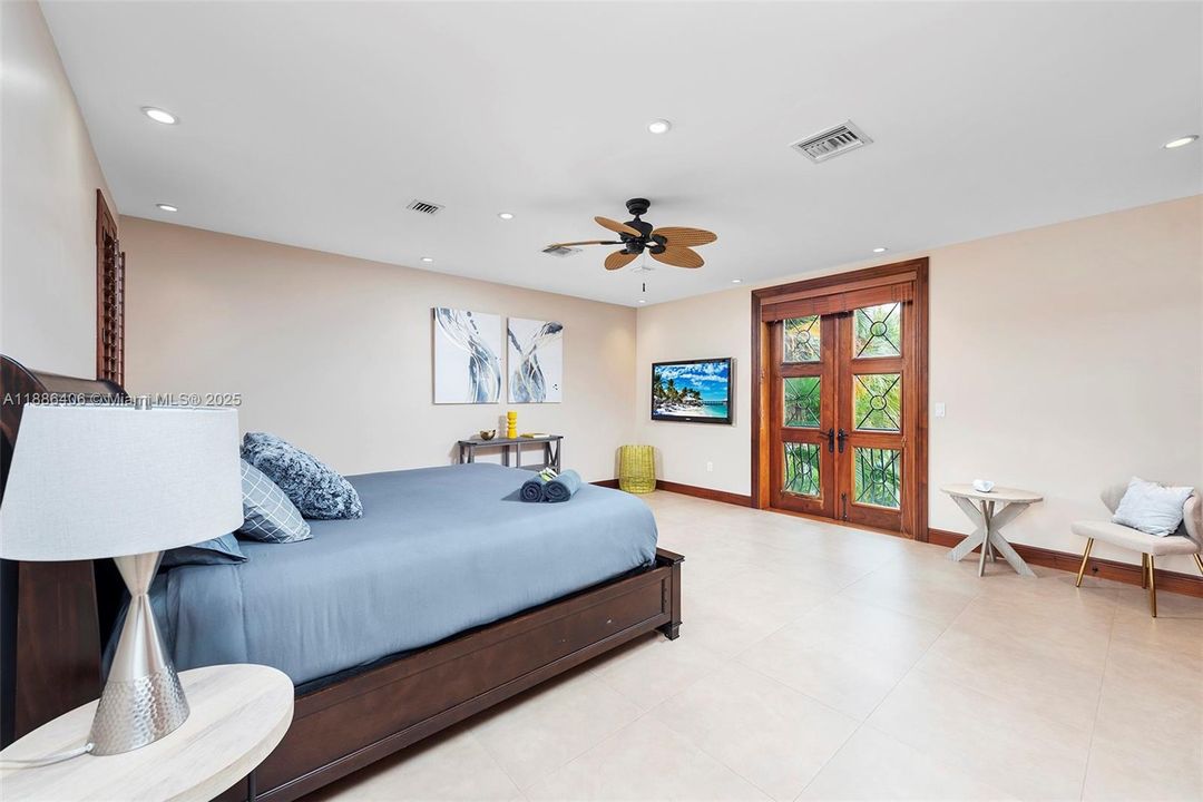 出租: $16,900 (4 贝兹, 4 浴室, 4603 平方英尺)