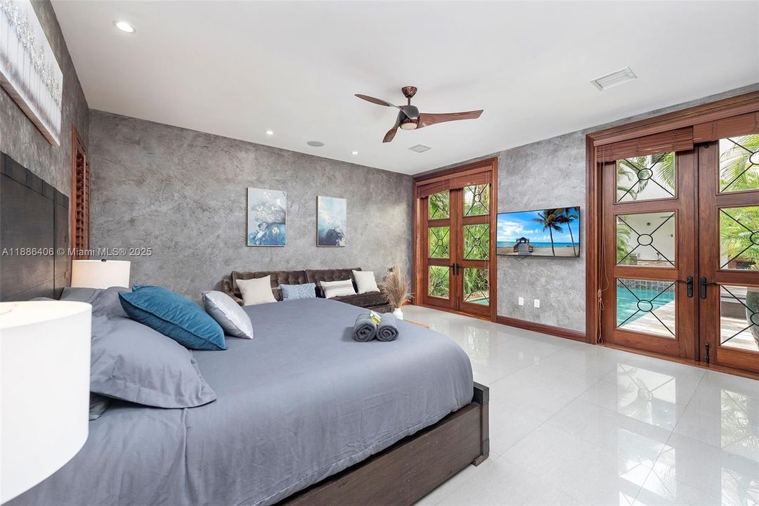 出租: $16,900 (4 贝兹, 4 浴室, 4603 平方英尺)