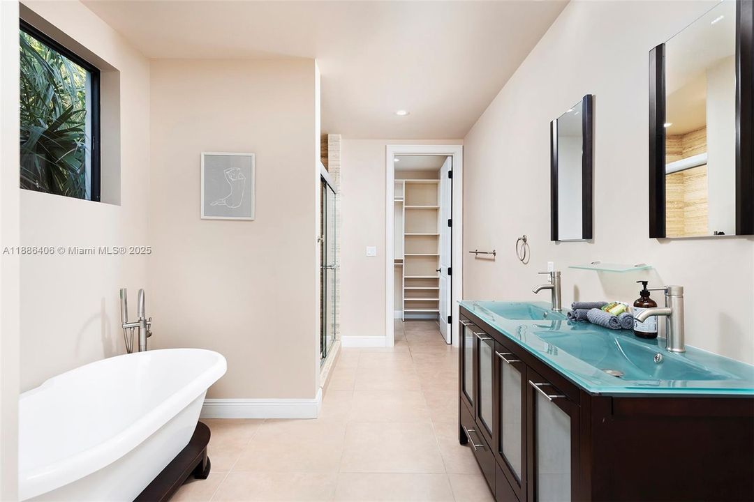 出租: $16,900 (4 贝兹, 4 浴室, 4603 平方英尺)