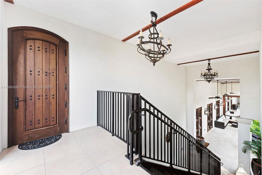 出租: $16,900 (4 贝兹, 4 浴室, 4603 平方英尺)