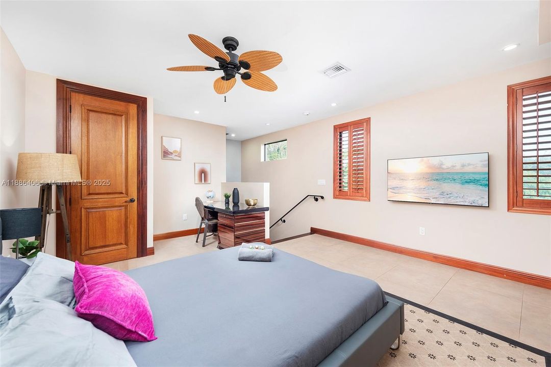 出租: $16,900 (4 贝兹, 4 浴室, 4603 平方英尺)