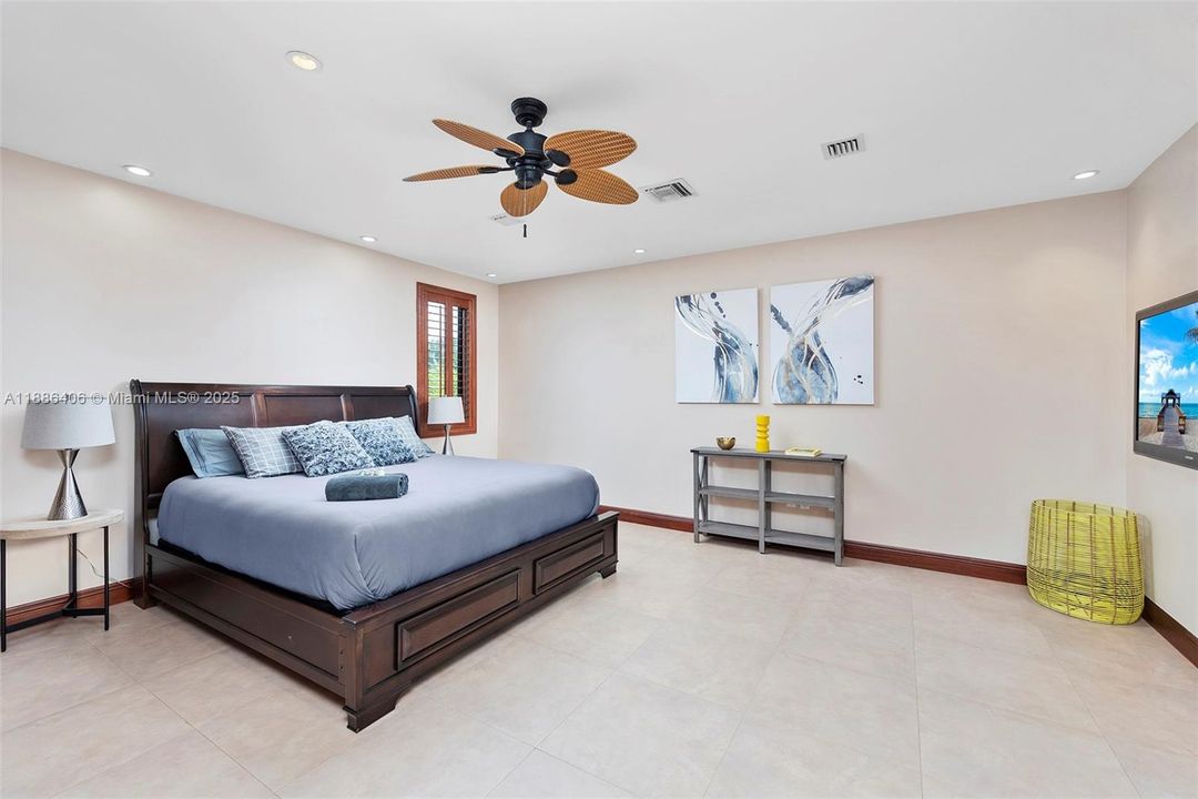 出租: $16,900 (4 贝兹, 4 浴室, 4603 平方英尺)