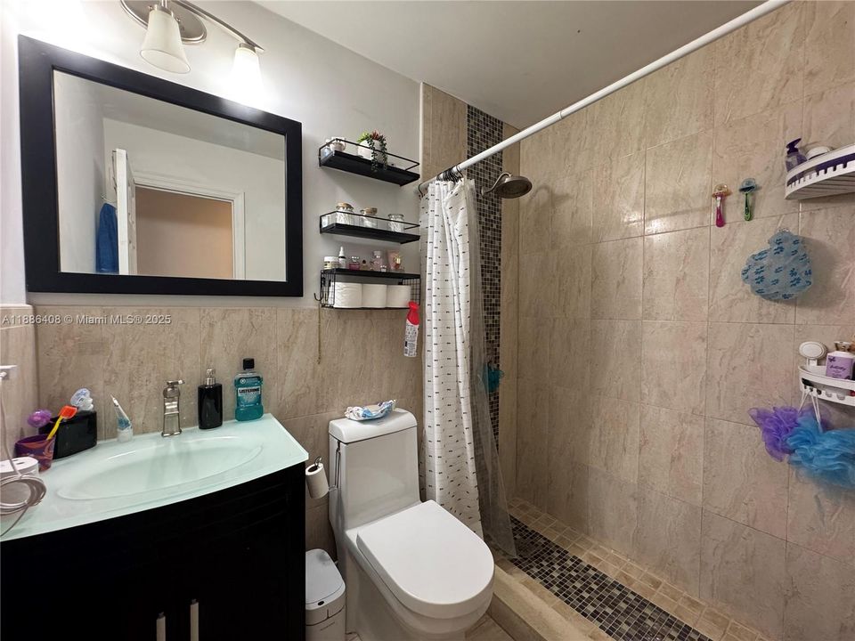 Activo con contrato: $320,000 (2 camas, 1 baños, 982 Pies cuadrados)